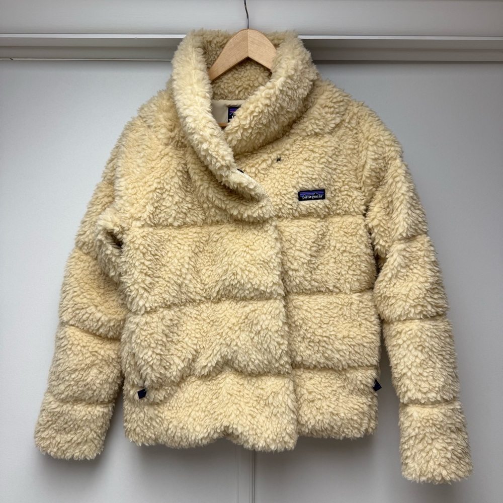 Patagonia Women’s Cream High-Pile Fleece Down Jacket Medium